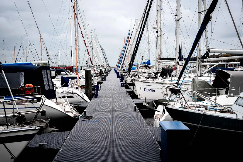 Kunststof_steigerdelen_GVKdekdelen_GevekaRoosters_Kunststof_Onderhoudsarmedekdelen